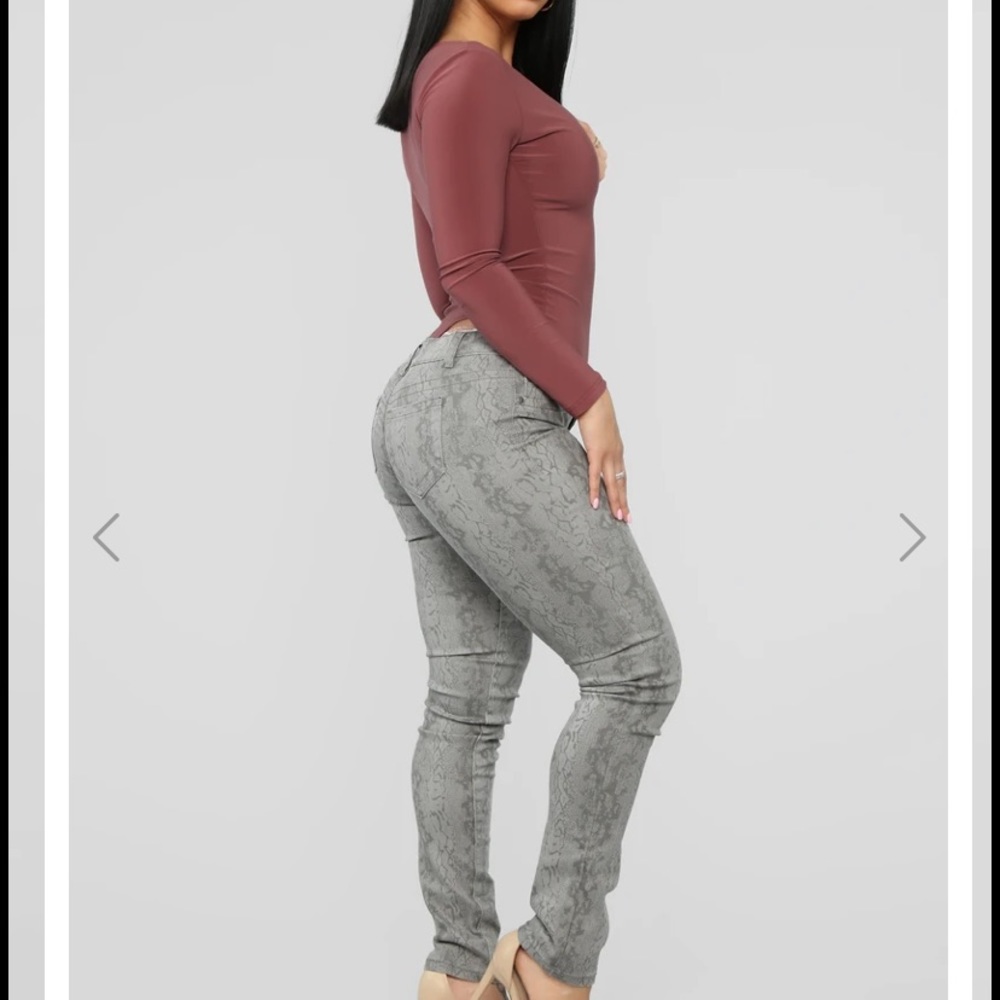 Pick Your Poison Low Rise Jeans - Grey